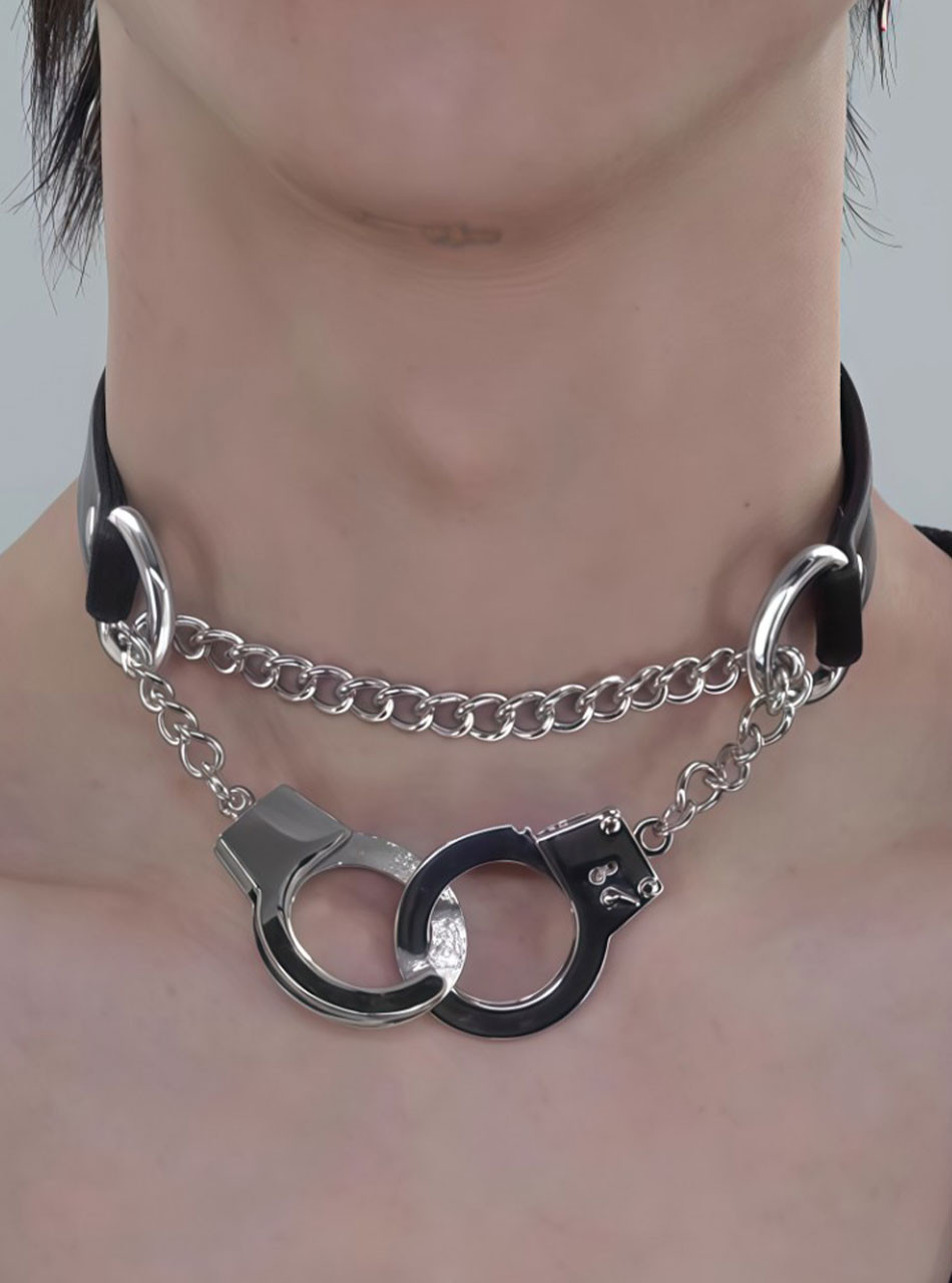 Front view of choker showing dual chain design