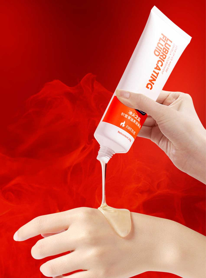 Warming water-based lubricant 100 g (3.5 oz) applied to skin