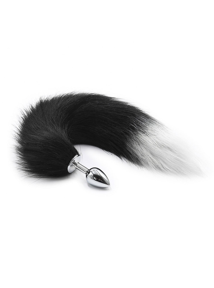 The Midnight Whisper Fox Tail Anal Plug lies in wait, a tribute to those who stalk the night with grace and allure.