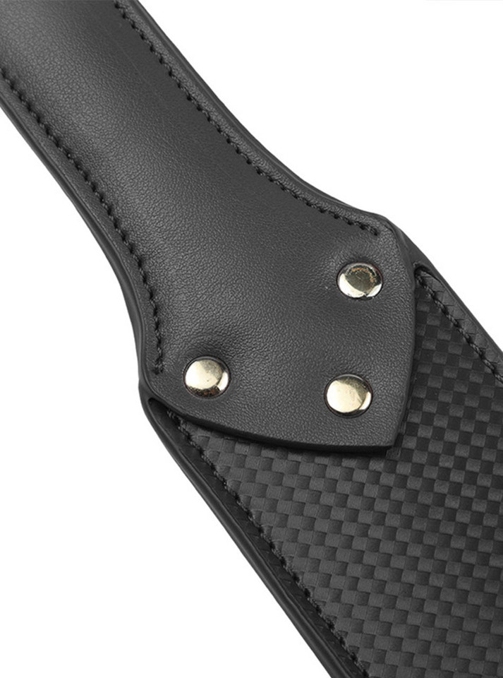 Close-up of the Carbon Fiber Pattern on the Vegan Leather Paddle - Highlighting the detailed carbon fiber texture and precise stitching.