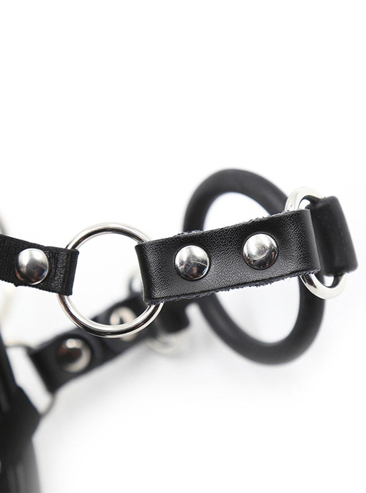 O-ring gag attachment with secure rivets and straps.