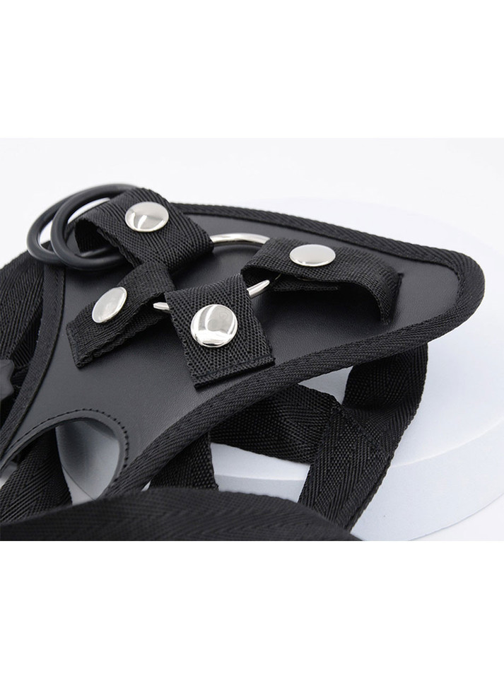 Adjustable buckle harness design with O-ring detail