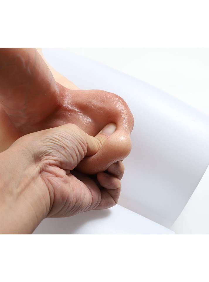 Hand bending shaft to show poseable inner structure