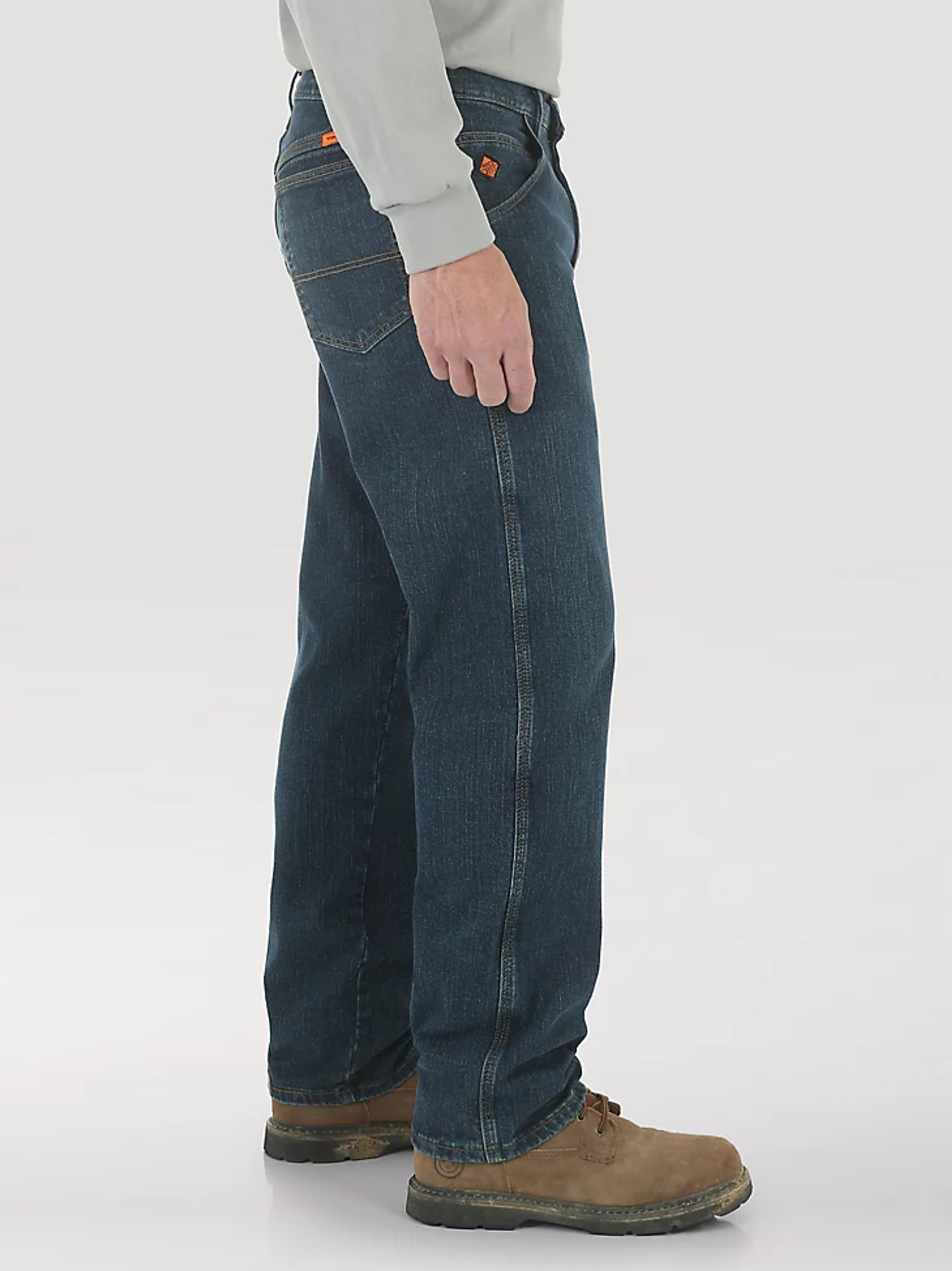 Wrangler Men's Advanced Comfort Relaxed Fit Jeans | FR Depot