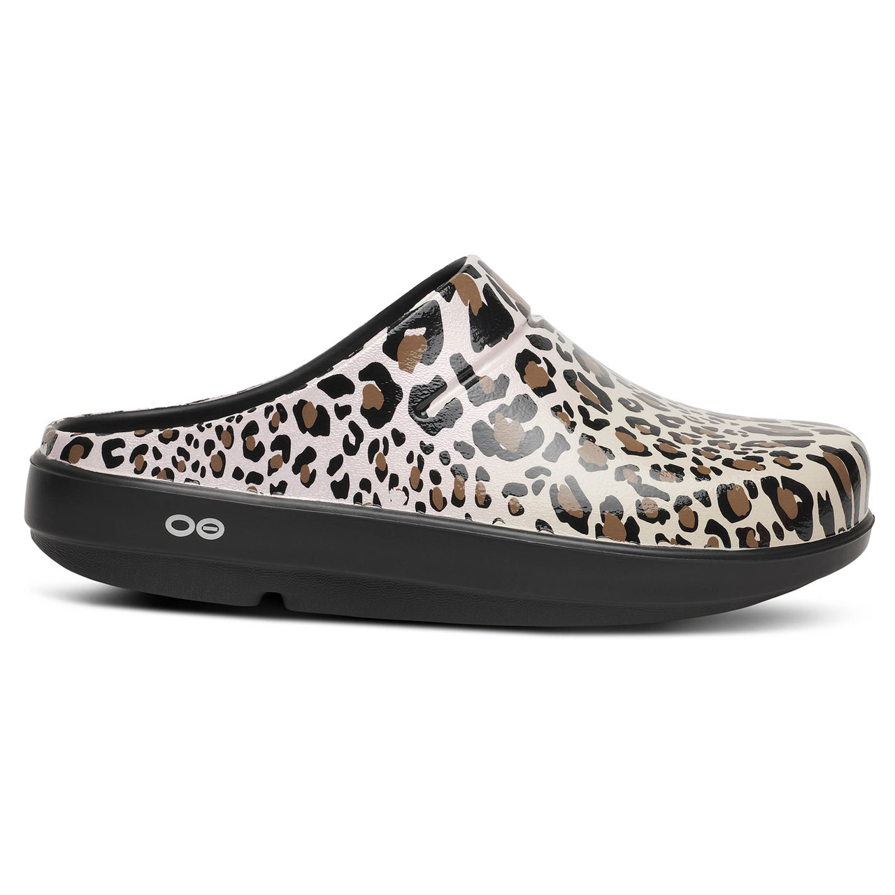 【新品未使用】OOFOS OOcloog Limited Leopard 8 OOFOS Women's OOcloog Limited Leopard Recovery Clogs - Free Shipping
