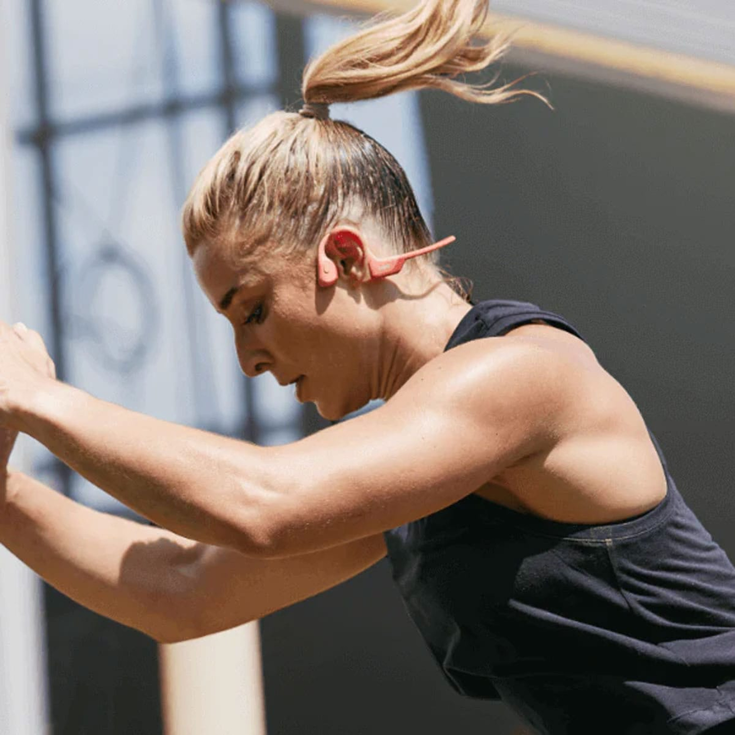 SHOKZ純正 OPENRUN PRO S810 専用コード付き　ピンク SHOKZ OpenRun Pro Pink Bone Conduction Open-Ear Sport
