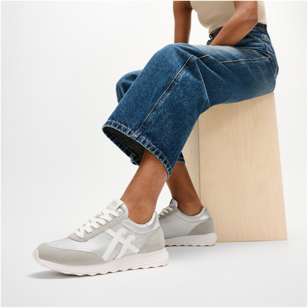 Silver/Urban White