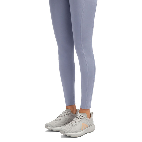 Tiptoe Gray