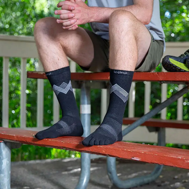INJINJI Unisex Run Lightweight Crew Black Running Socks