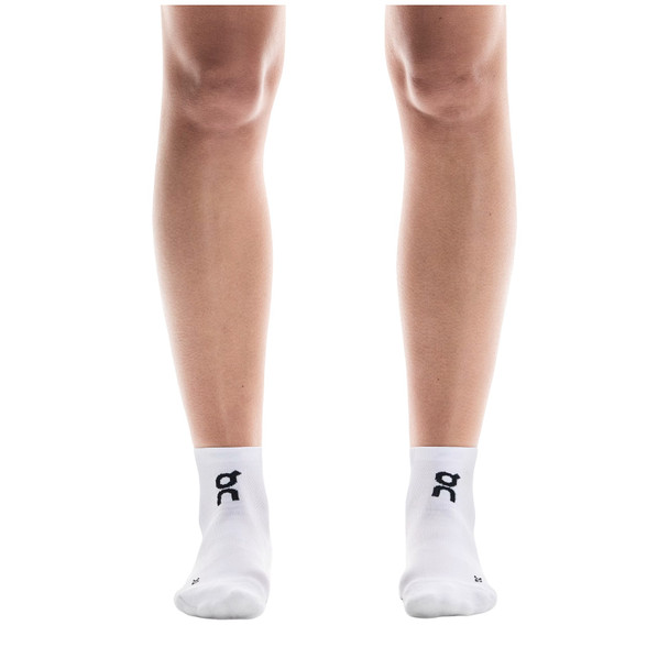 ON FOOTWEAR Core Mid 2P White Run Sock