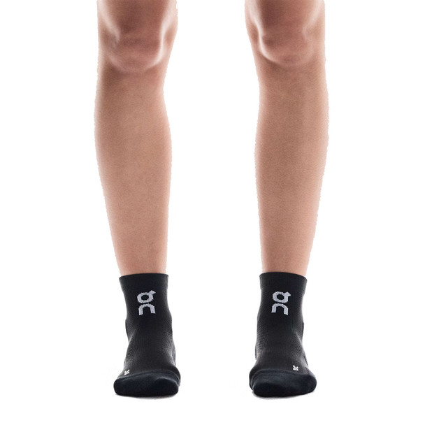 ON FOOTWEAR Unisex Core Run Mid Black Socks, 2 Pairs