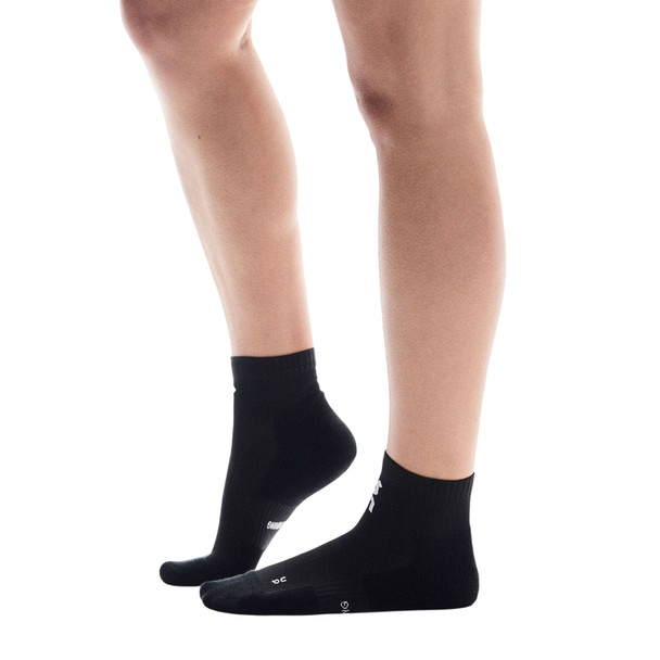 ON FOOTWEAR Unisex Core Run Mid Black Socks, 2 Pairs