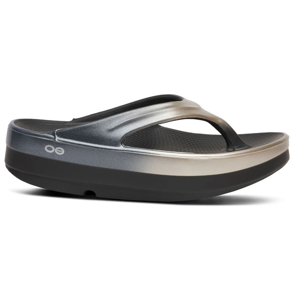 OOFOS Women's OOmega OOlala Luxe Latte Fade Platform Thong Sandal
