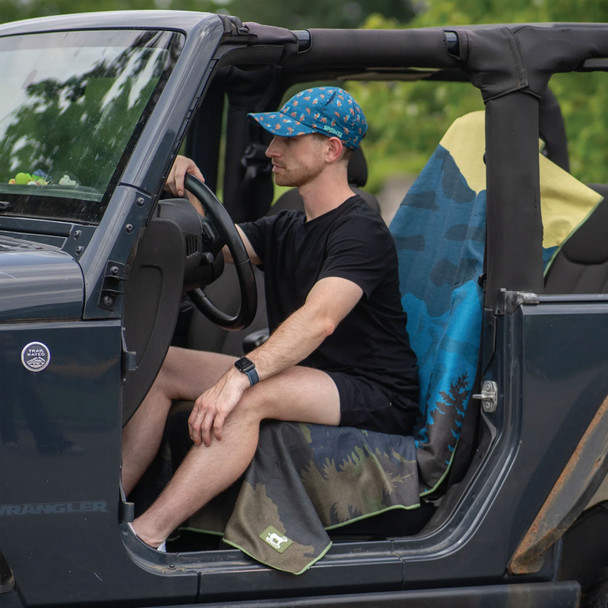 SPRINTS Grizzly Guide Car Seat Cover Towel with Snaps (166102780-4)