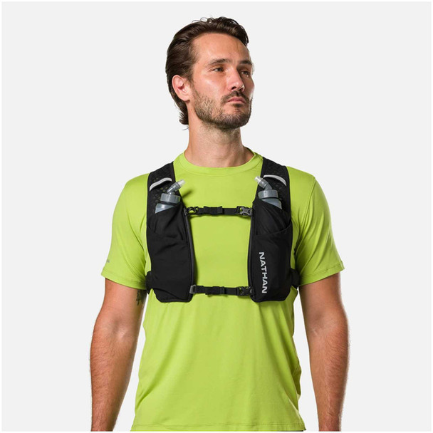 NATHAN SPORTS Quick Start 3.0 4L Soft Flask Black/Reflective Silver OSFM Hydration Pack (NS30930-00010-OSFM)