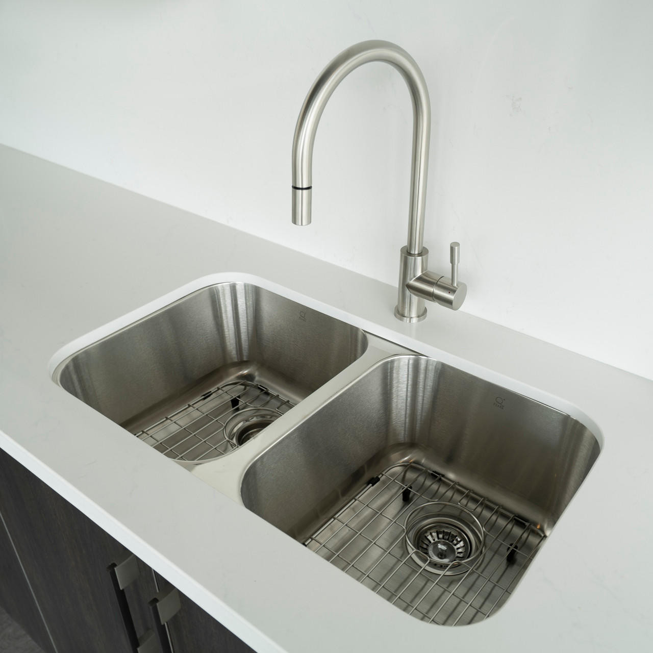 MABE E - Rounded Edge Stainless Steel Kitchen Sink | PEARL Canada