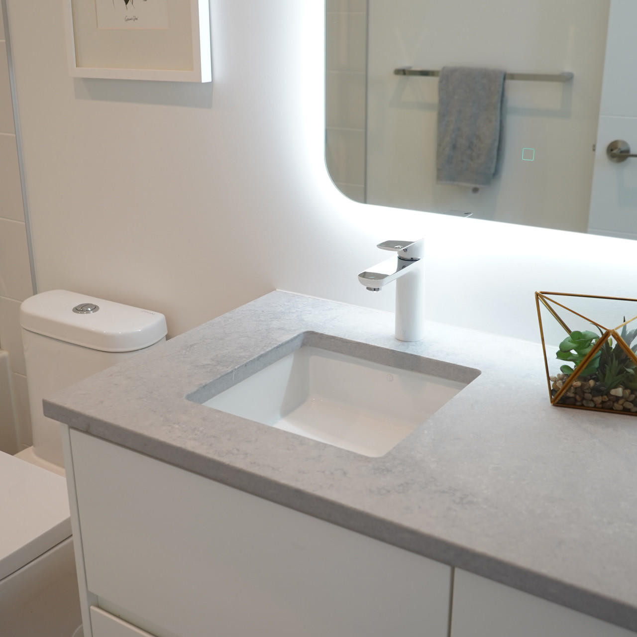 RACHAEL - Two Tone Bathroom Sink Faucet | PEARL Canada