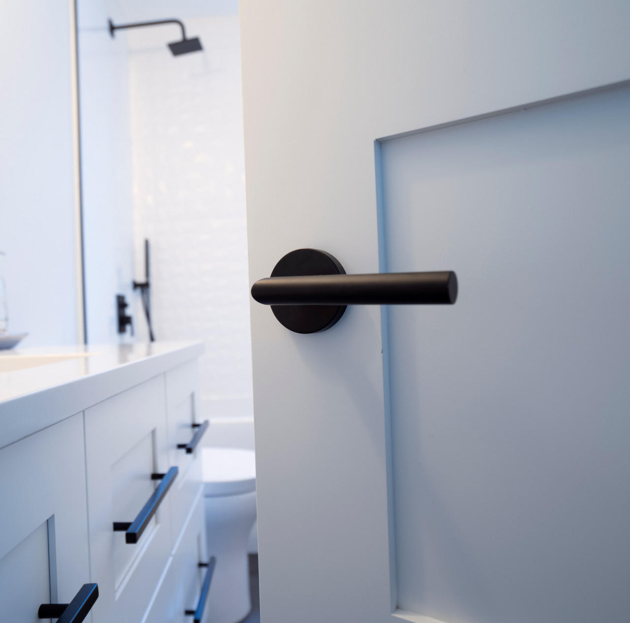 OLIVER - Door Handle | PEARL Canada