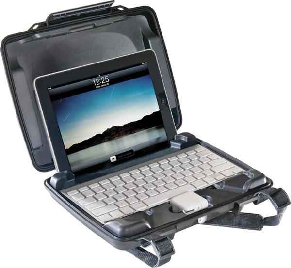 新品同様　PELICAN 1095 ノートPCケースペリカンiPadレッツノート Pelican Netbook and Tablet Case