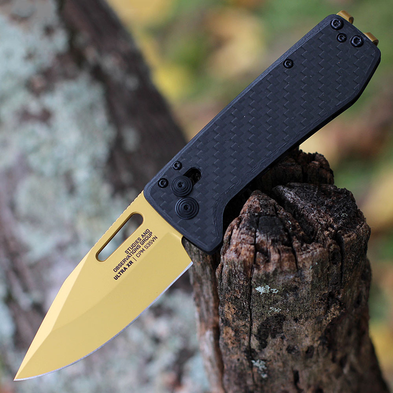 SOG Ultra XR, 2.8" Gold CRYO S35VN Plain Blade, Carbon Fiber Handle