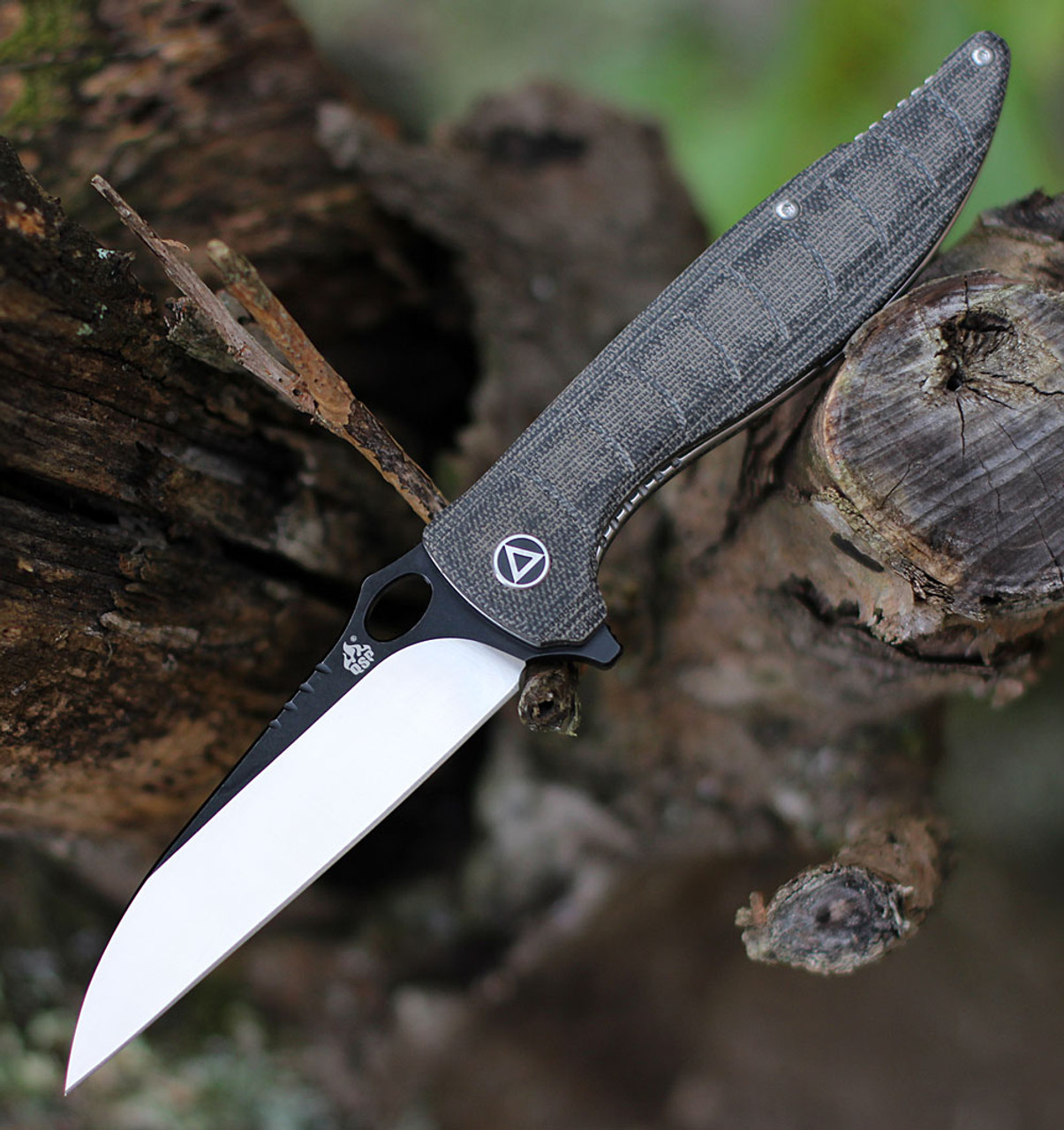 QSP Knife Locust Linerlock (QS117B) 3.875" 154CM Black & Satin Wharncliffe Plain Blade, Black Linen Micarta Handle