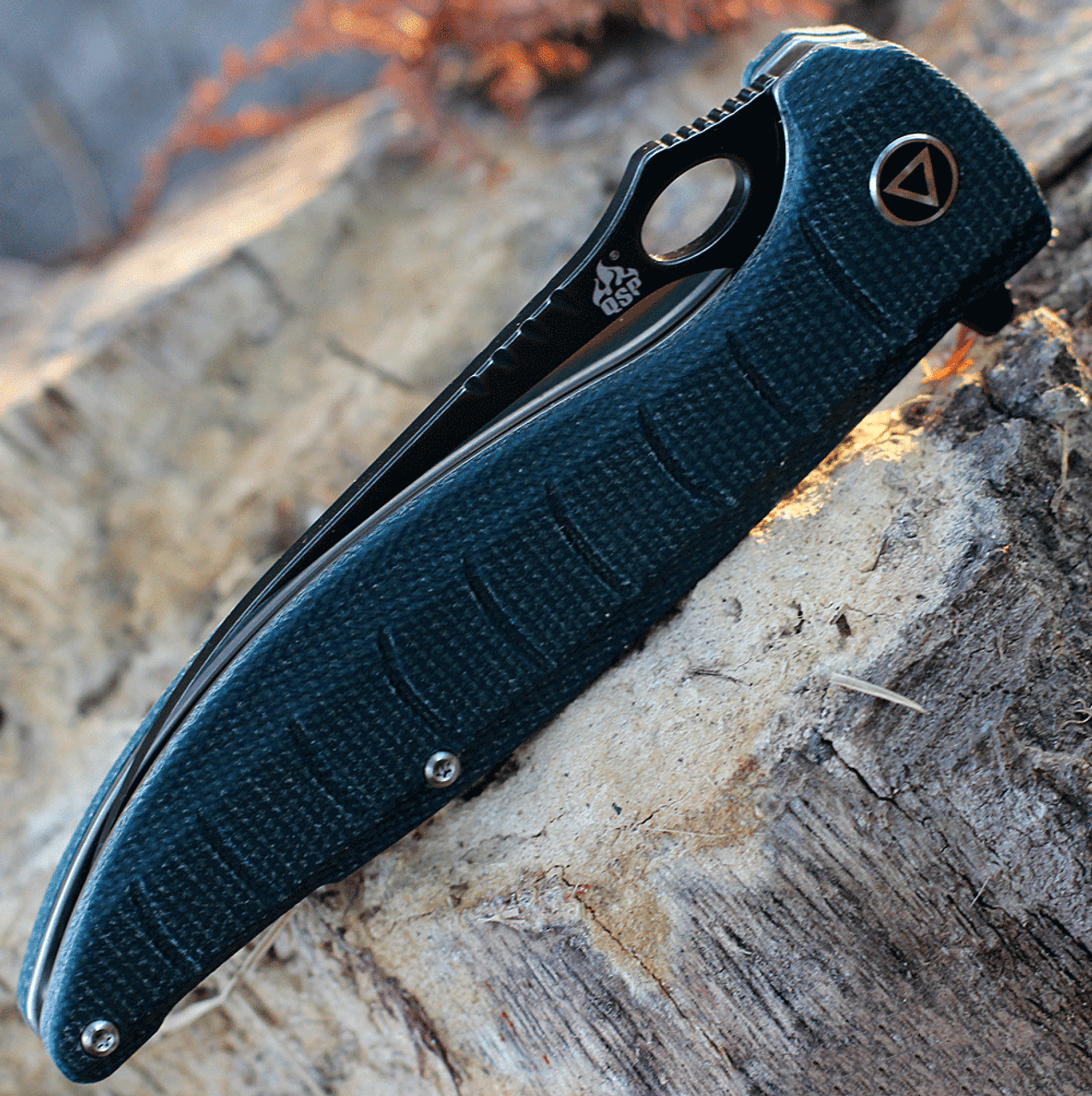 QSP Knife Locust Flipper (QS117C) 3.875" 154CM Black/Satin Wharncliffe Plain Blade, Blue Linen Micarta Handle
