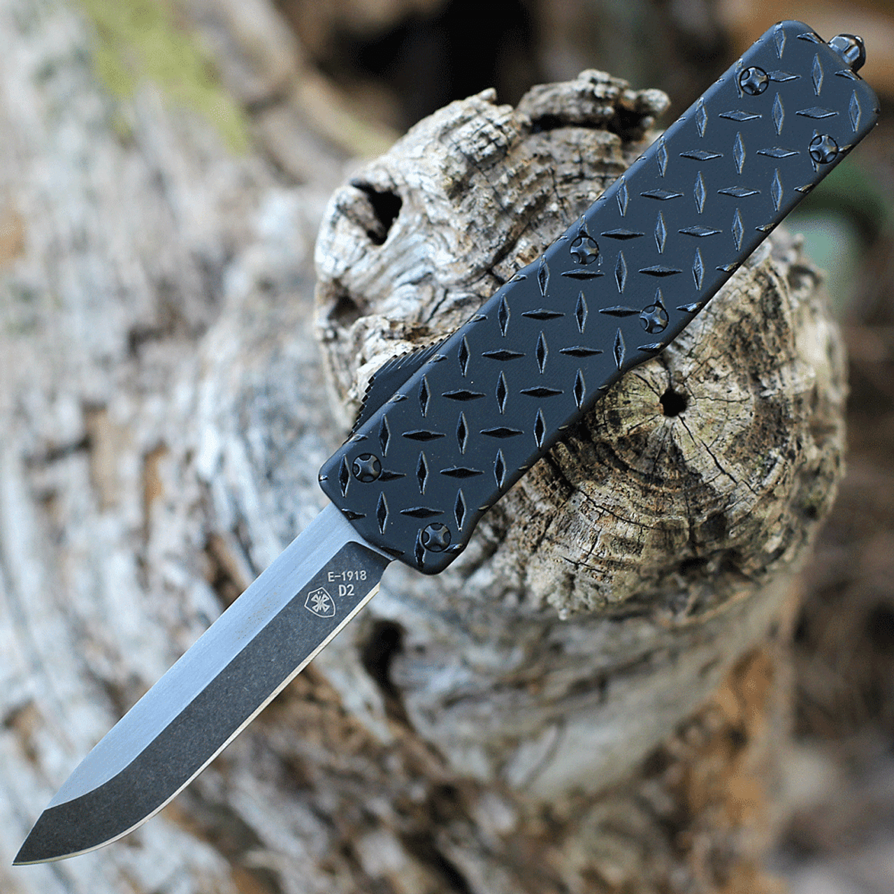 Templar Knife Premium Lightweight Series - Small OTF Automatic (SA-DPG-32-1) - 3" Powder D2 Black SW Drop Point, Black Aluminum Diamond Plate Handle