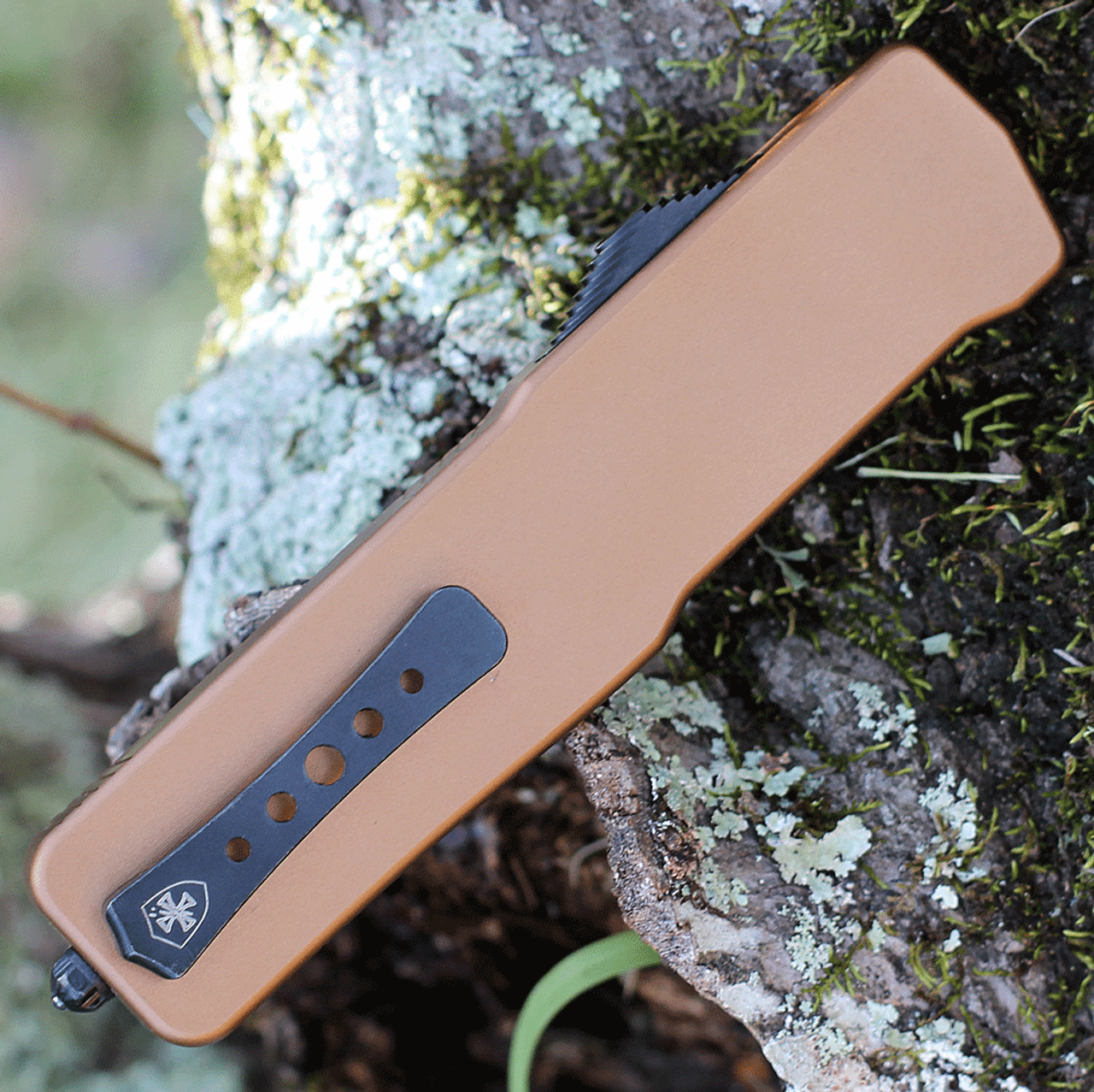 Templar Knife Premium Lightweight Series - Large OTF Automatic (LA-AB-12-1) - 3.55" Powder D2 Black SW Dagger, Aluminum Bronze Handle