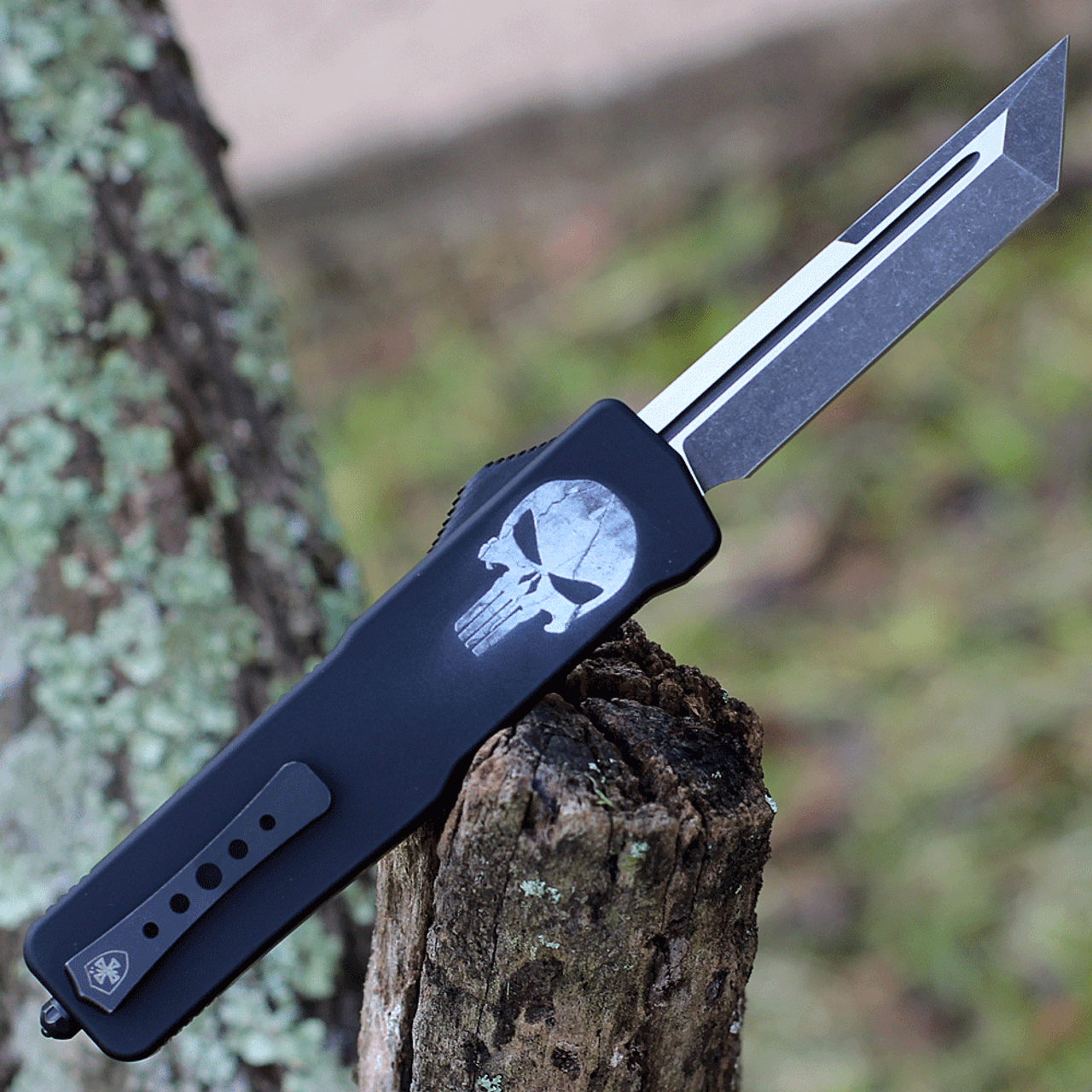 Templar Knife Premium Lightweight Series - Large OTF Automatic (LA-FL-22-1) - 3.55" Powder D2 Black SW Tanto, Aluminum Fallen Skull Handle