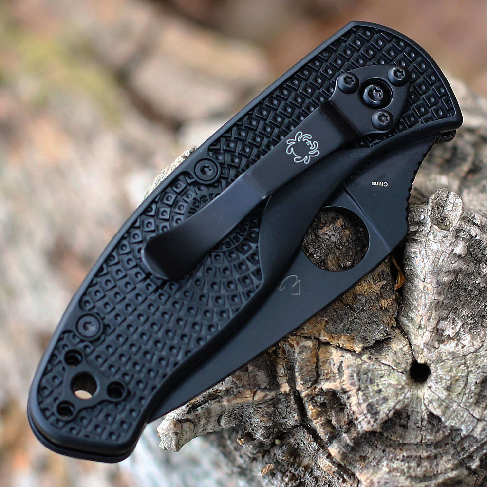 Spyderco C136SBBK Persistence showing the blacked-out hardware and SpyderEdge.