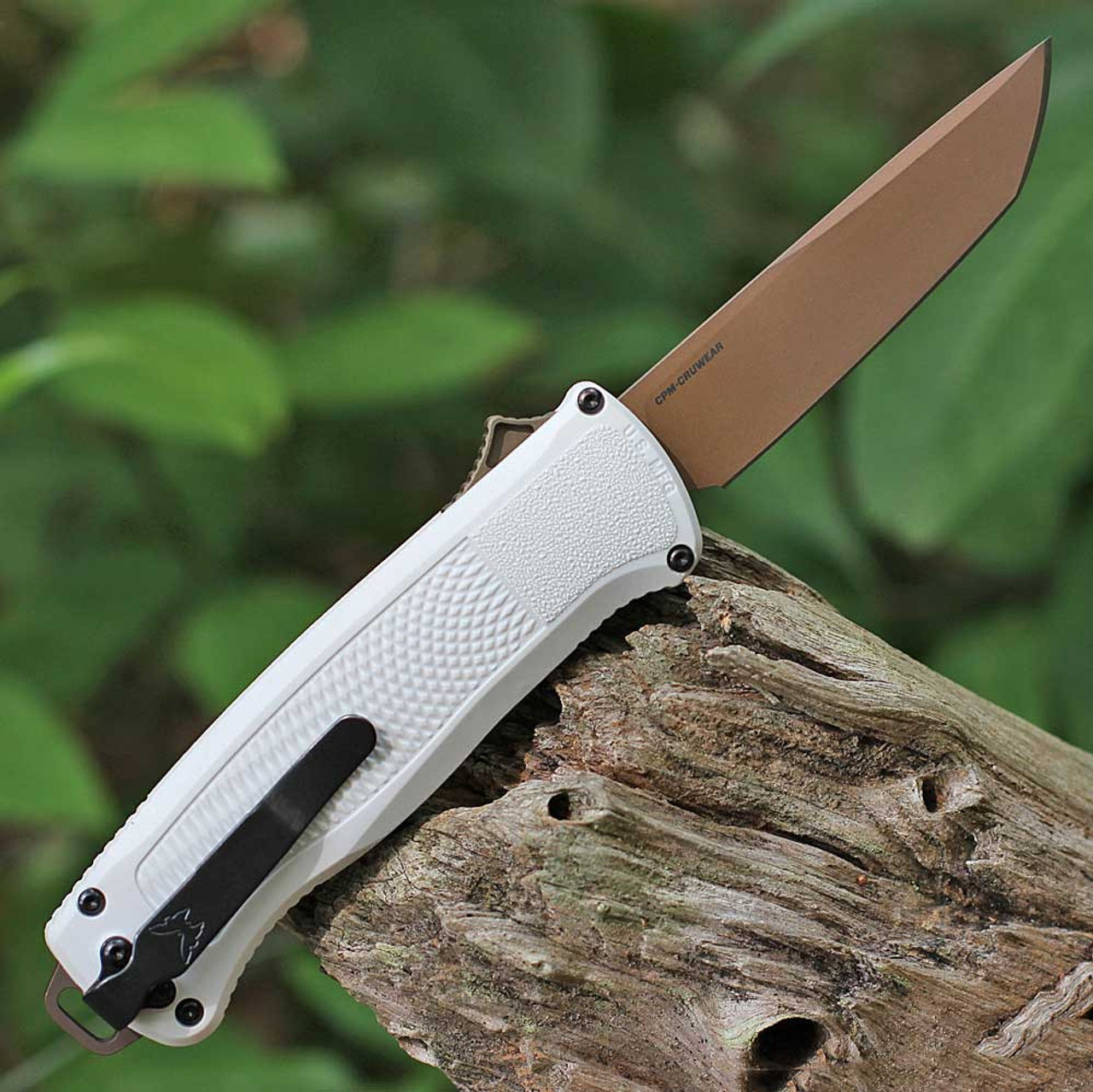 Cool Gray Grivory handle scales on Benchmade Shootout OTF