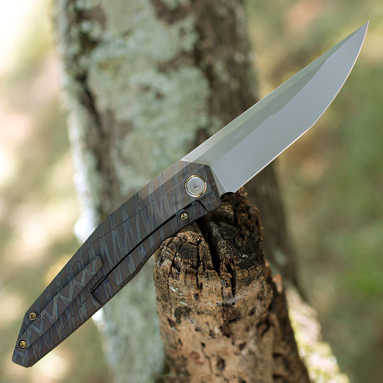 We Knife Cyberbetic Top Flipper (WE22033-3) 3.91" CPM 20CV Polished Bead Blast Straight Back Plain Blade, Tiger Stripe Pattern Flamed Titanium Handle