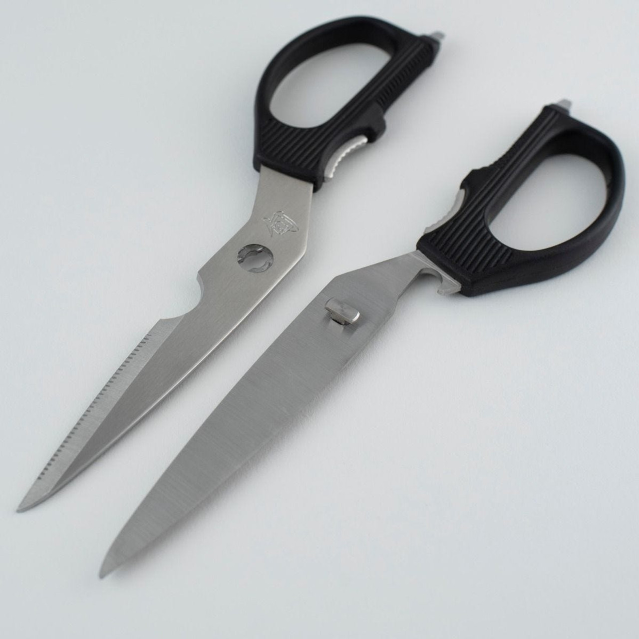 Shun Cutlery Multi-Purpose Kitchen Shears (DM7300) 4" 420J2 Stainless Steel Blades, black Polymer Handles
