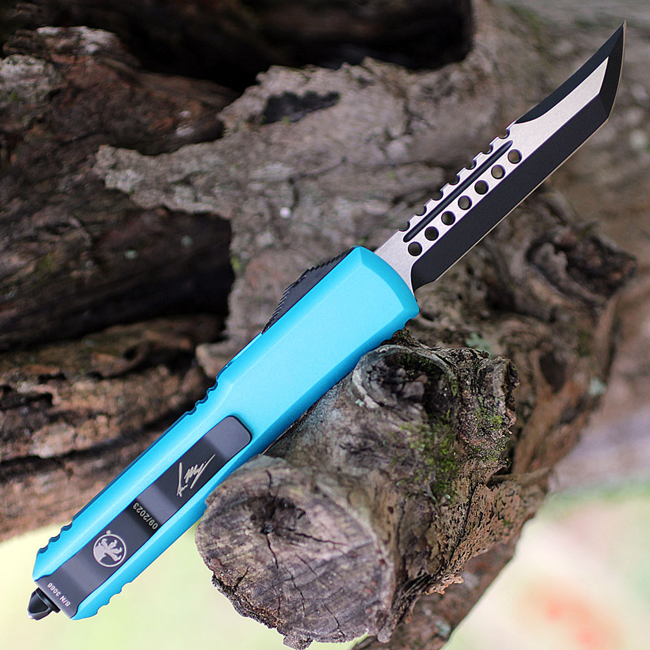 Microtech Ultratech Hellhound Signature Series Double Action OTF (119-1 TQS) 3.3" Premium Steel Tanto Two-Toned Plain Blade, Teal Anodized Aluminum Handle with Glass Breaker