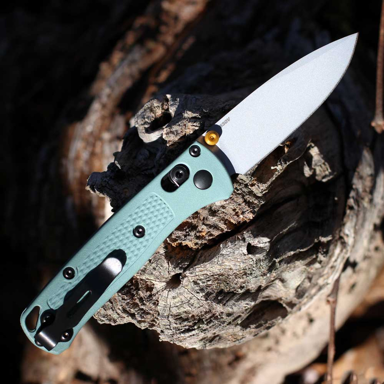 Benchmade Mini Bugout (533SL-07) - 2.82" Crush-Silver Cerakote CPM-S30V Drop Point Plain Blade, Sage Green Grivory Handle