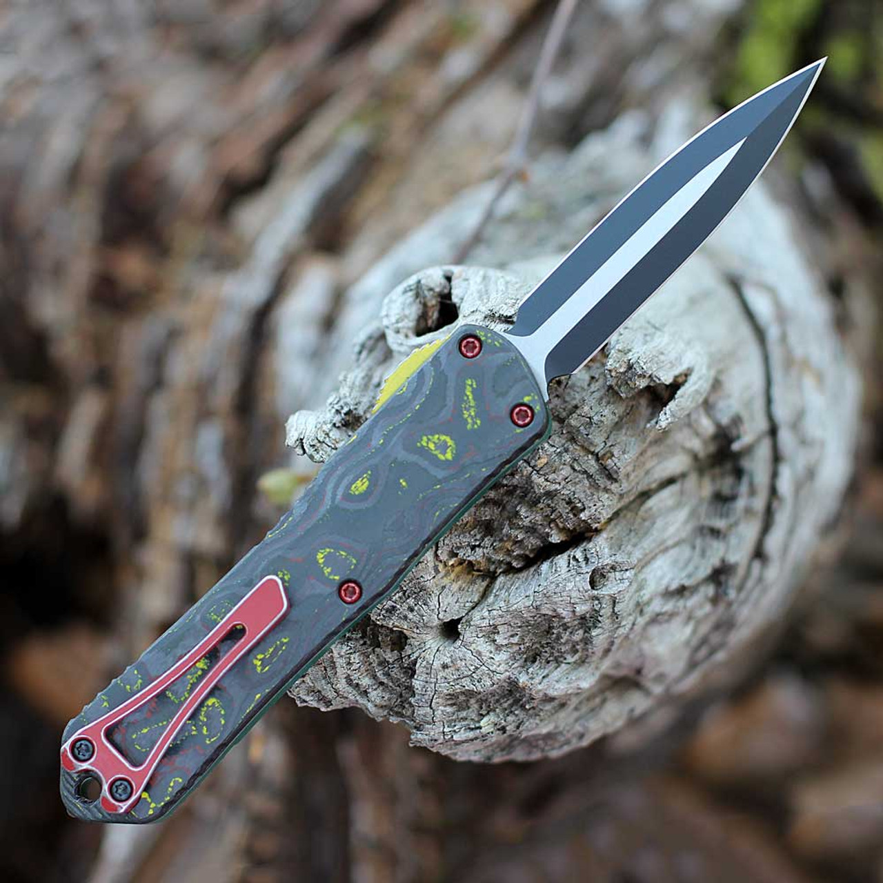 Heretic Manticore E OTF Automatic (H028-10A-Bounty) - 3.13" Two-Tone CPM-MagnaCut Double Edge, Distressed Green Anodized Aluminumw/ Camo Cabon Fiber Handle