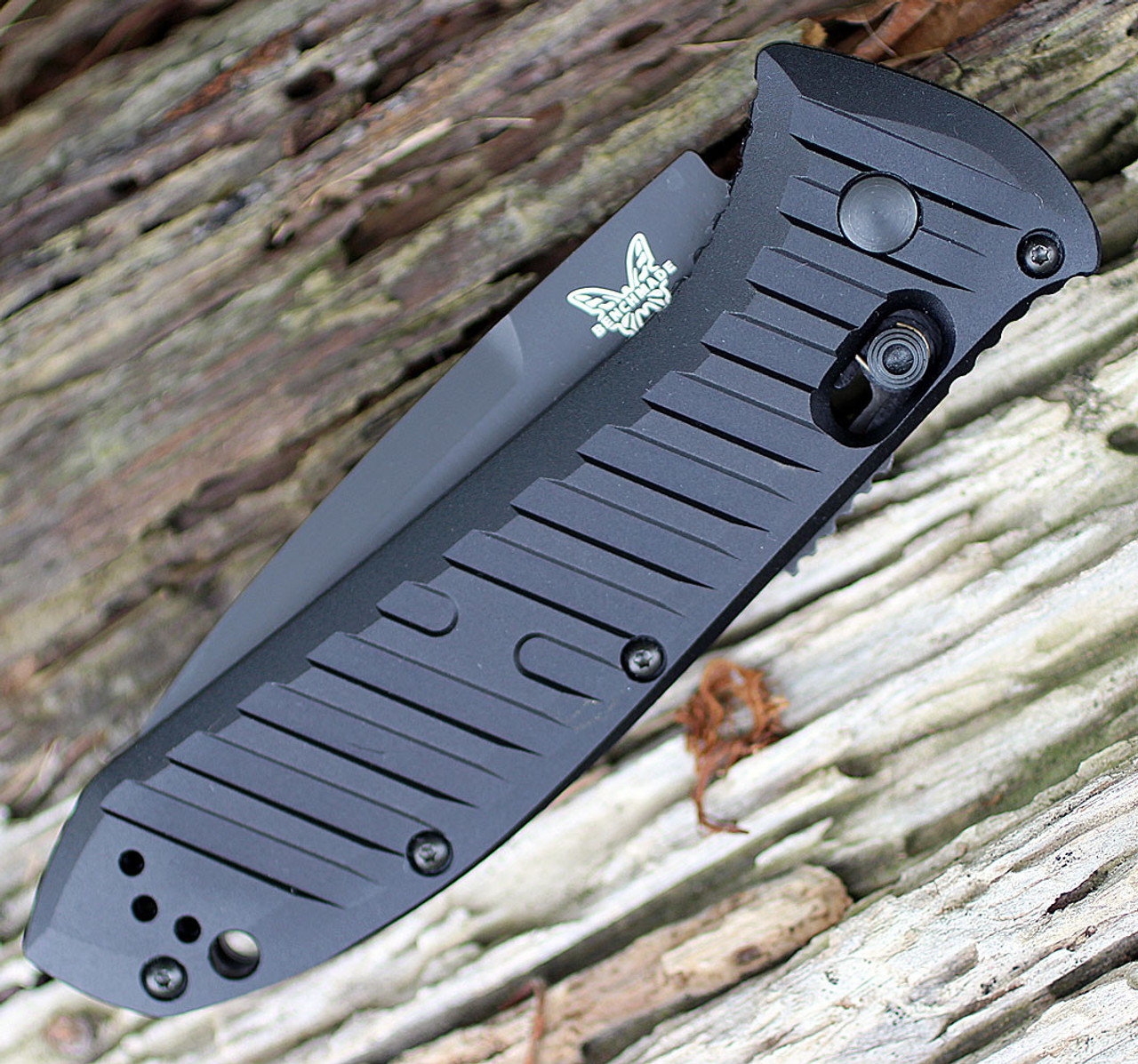 Black Anodized 6061-T6 Aluminum handle on Benchmade Presidio II