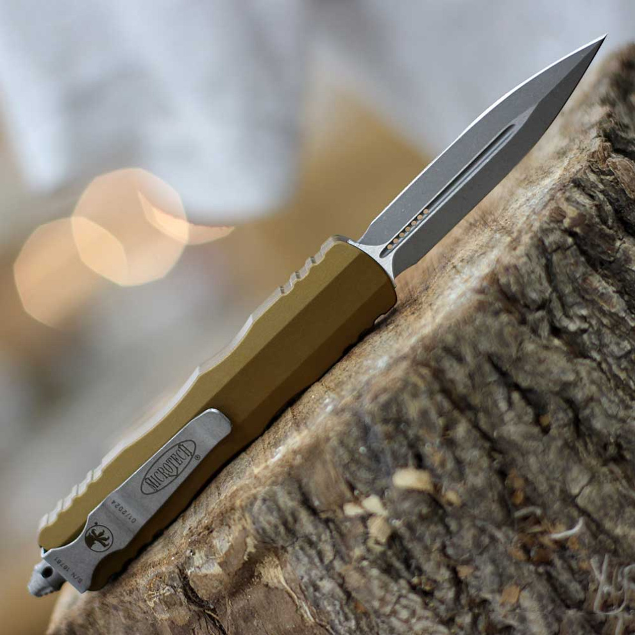 Microtech Dirac D/E OTF (MCT22510APTA) 2.875" Apocalyptic Double Edged Dagger Plain Blade, Tan Aluminum Handle