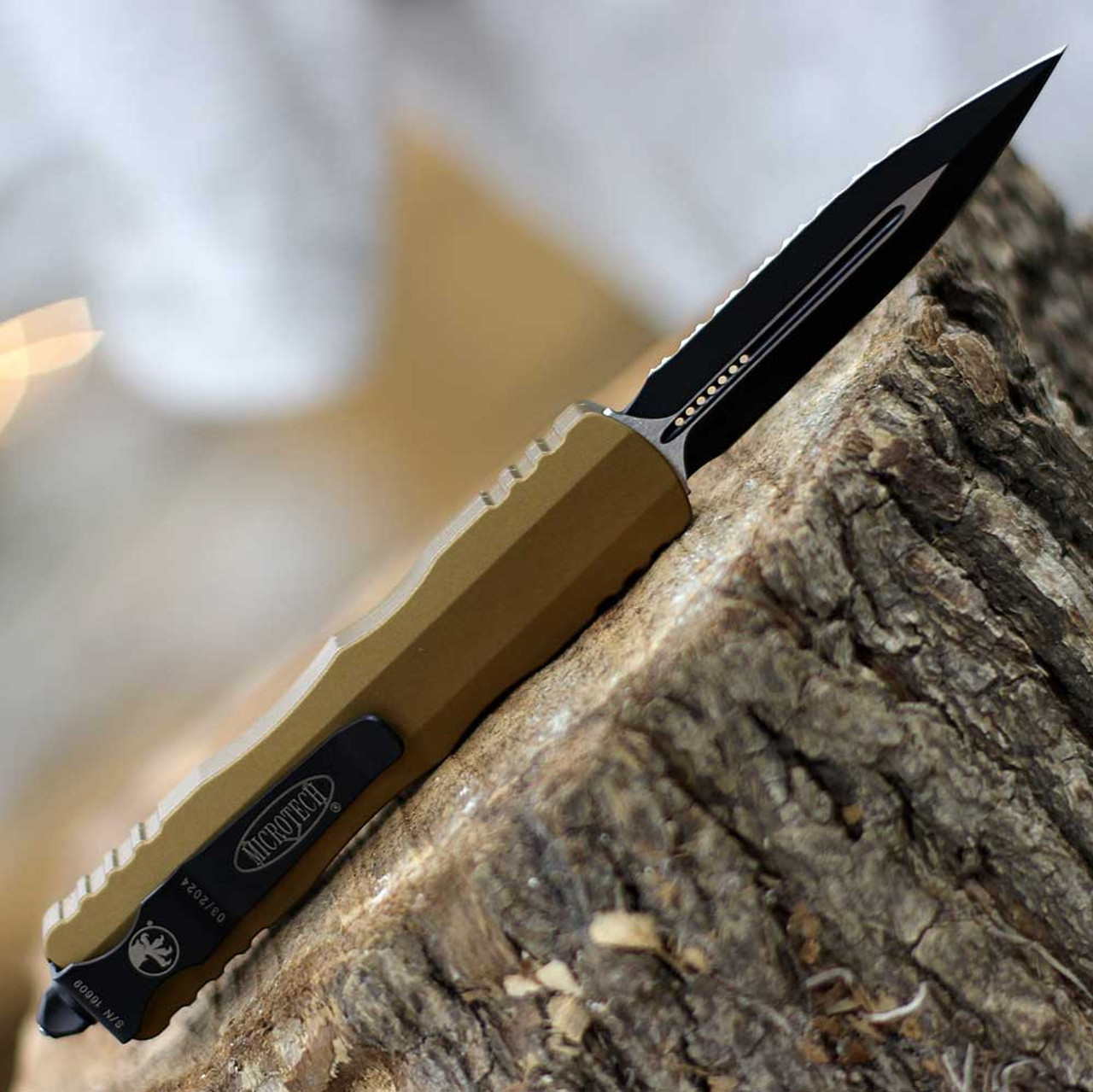 Microtech Dirac D/E OTF (MCT2253TA) 2.92" Black Double Edged Dagger Plain and Serrated Blade, Tan Aluminum Handle