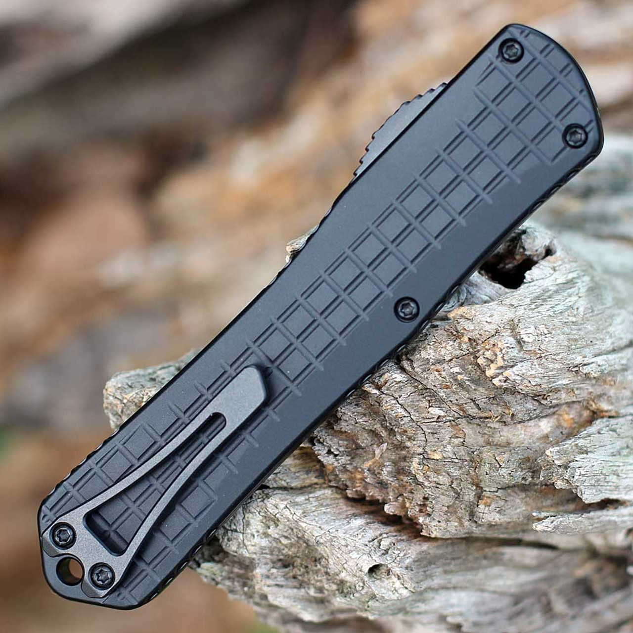 Heretic Manticore X OTF Frag Chassis Automatic (H032F-10A-T) - 3.7" 2Tone CPM-MagnaCut Double Edge Plain Blade, Black Chassis Anodized Aluminum/Standard Hardware, Ambi Clip