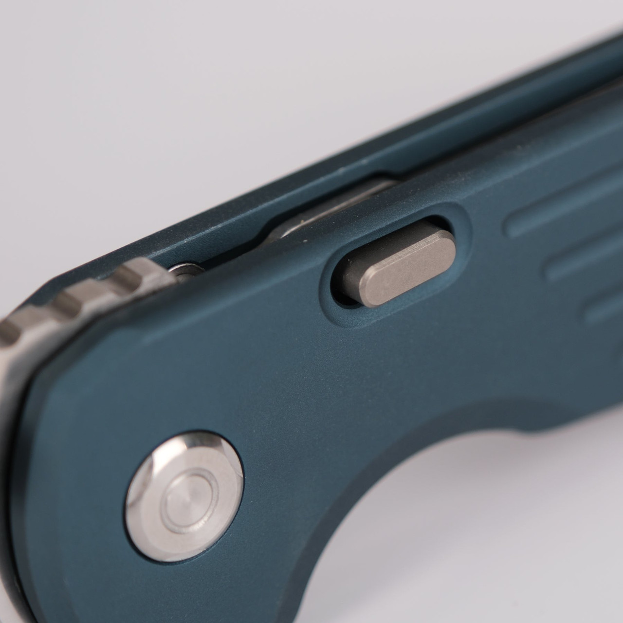 Vosteed Hedgehog (VOSA1306) 2.99" CPM-S35VN Satin and Brushed Modified Sheepsfoot Plain Blade, Blue Aluminum Handle