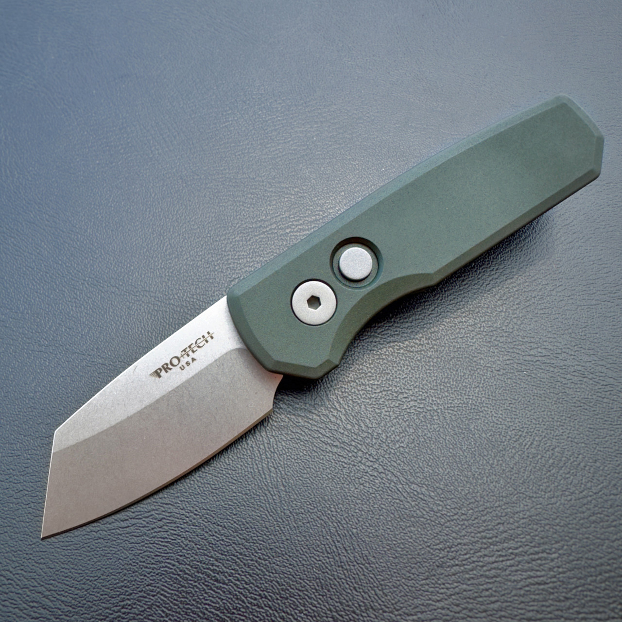 Pro-Tech Runt 5 Automatic (R5401-GREEN) - 1.9" MAGNACUT Stonewashed Reverse Tanto Blade, Green Aluminum Handle