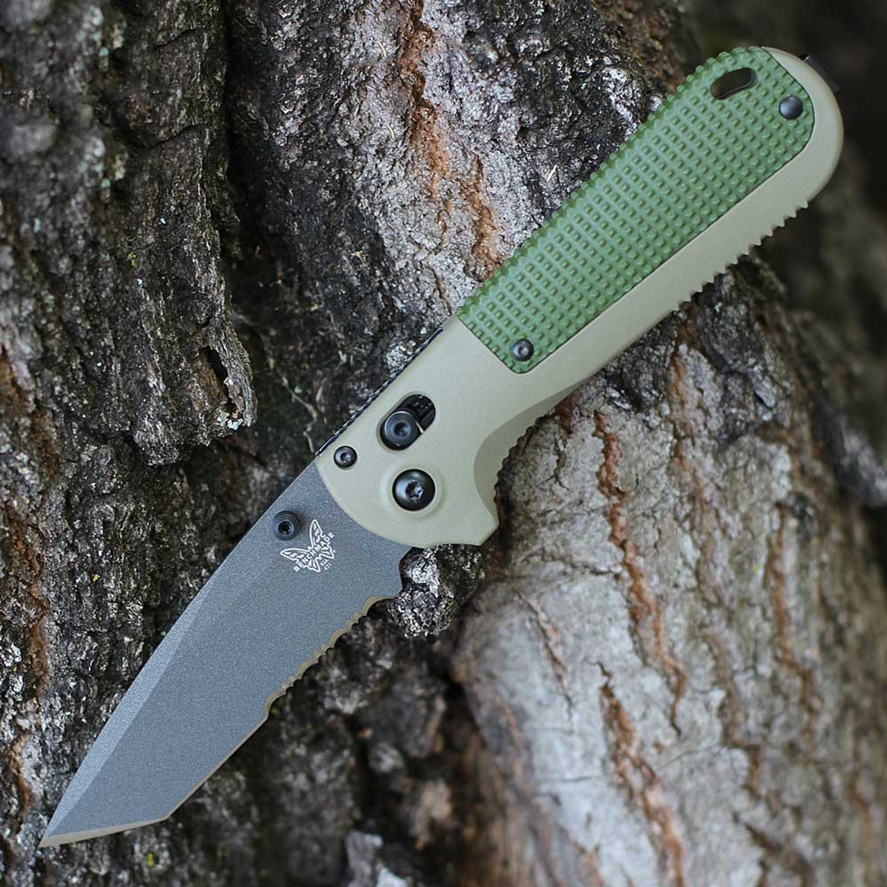 Benchmade Redoubt 431BK-01 serrated tanto blade close up