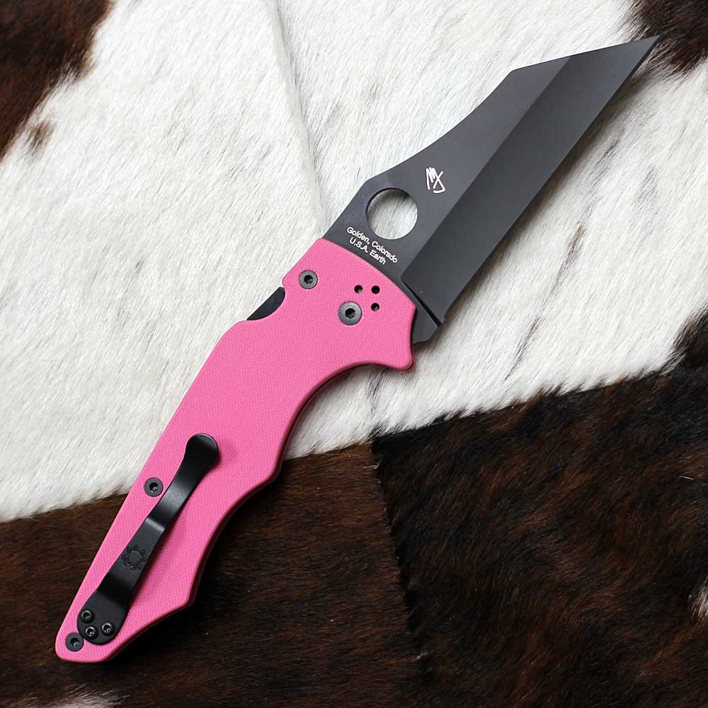 Spyderco YoJumbo C253GPNBKP Pink G-10 handle open view showing black DLC CPM S30V Wharncliffe blade and compression lock