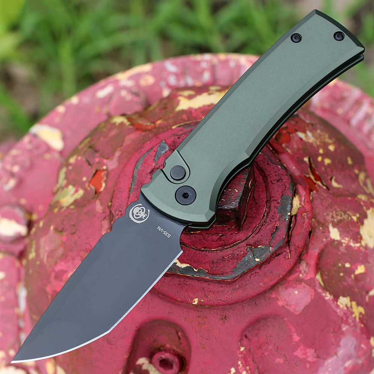 Chaves / Pro-Tech Redencion 229 (CHAVCK-1A10-2G3F-6D2) 3.37" Black DLC Coated S35VN Tanto Plain Blade, Green Aluminum Handle, Black Steel Pocket Clip, Blasted Hardware