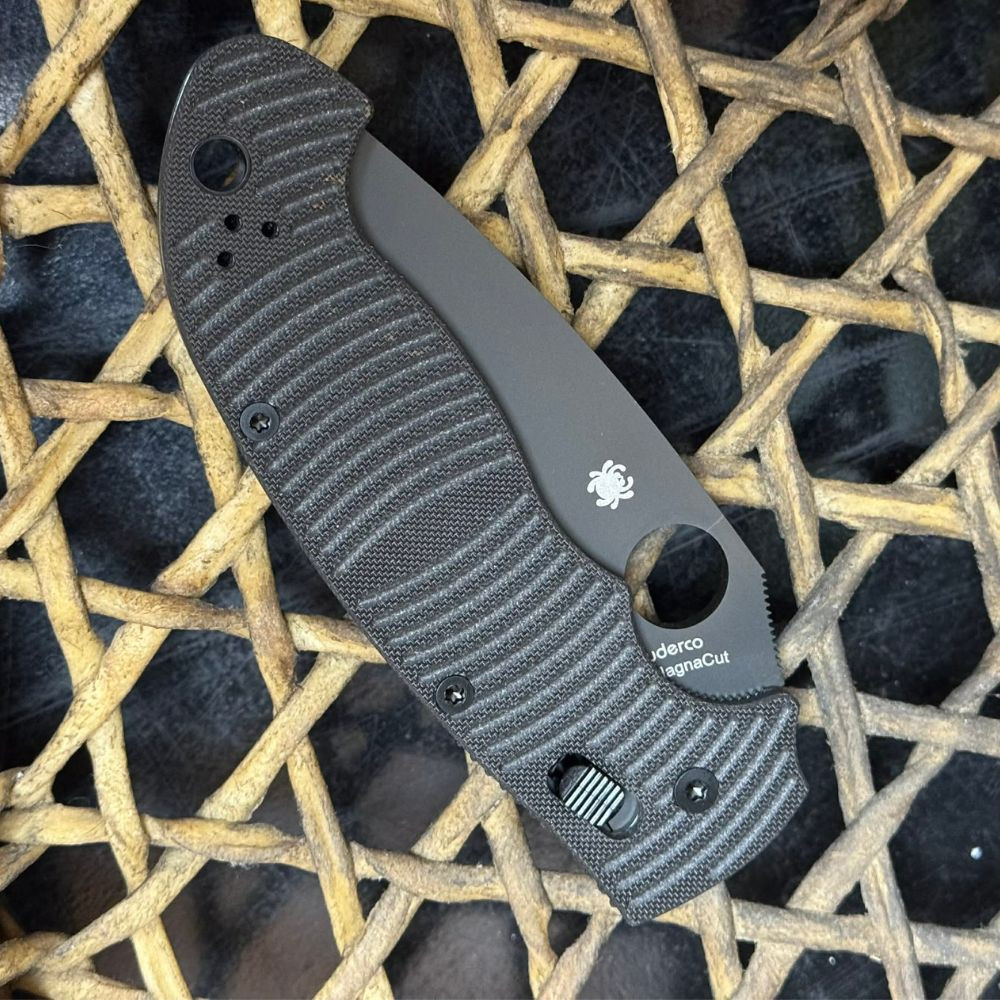 Spyderco Manix 2 XL Salt C95GMCBKP2 black G-10 Caribbean texture handle open view showing black DLC CPM MagnaCut plain blade