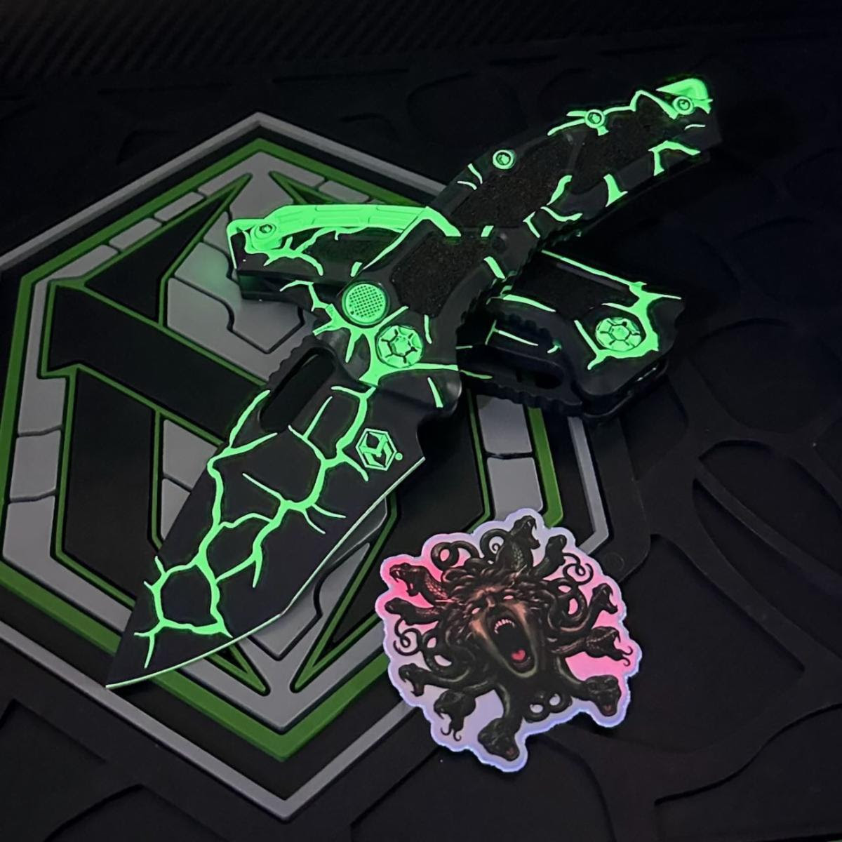 Heretic Auto Medusa Recurve Toxic Green Magna | H012-MAG-TX