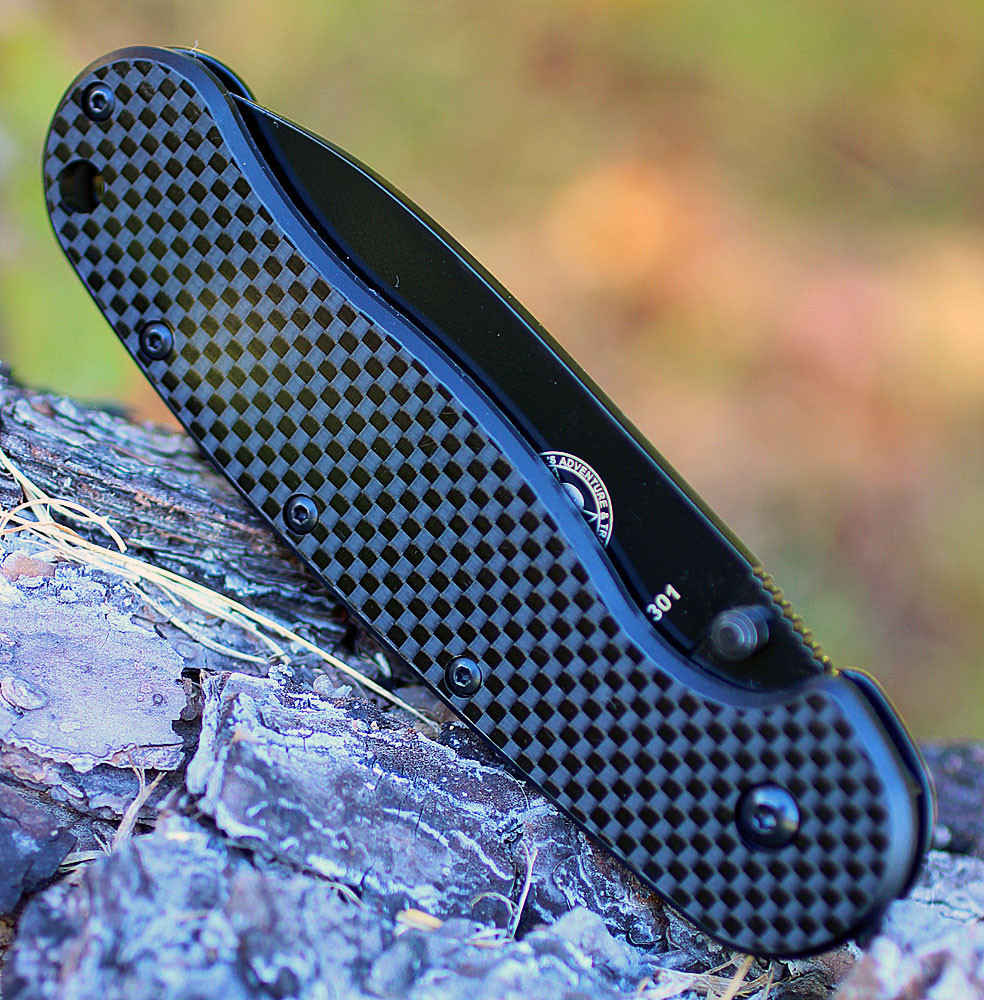 ESEE Avispa BRK1302CFB Carbon Fiber G10 Closed Right View
