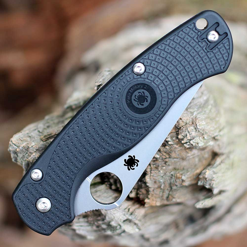 Spyderco C81PBK2 PM2 LW showing the Compression Lock and deep-carry wire clip.