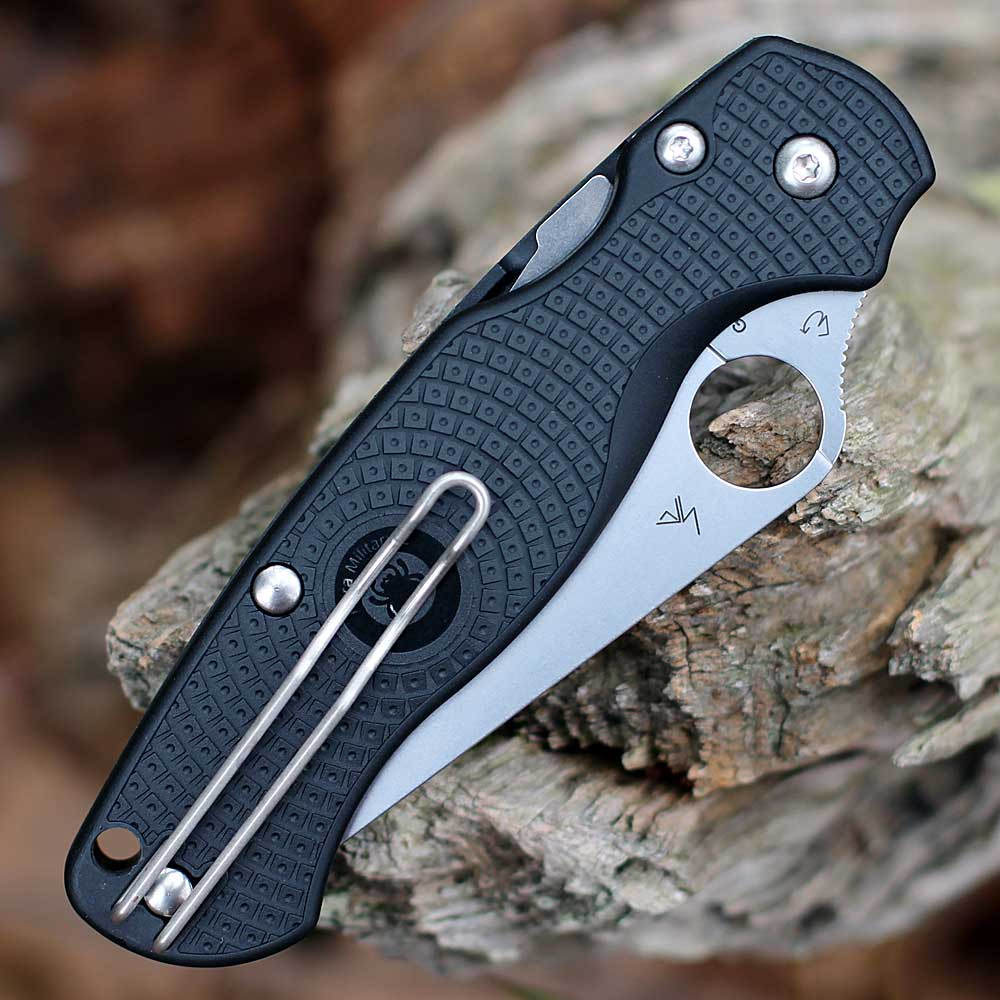 Spyderco C81PBK2 PM2 LW showing the Compression Lock and deep-carry wire clip.